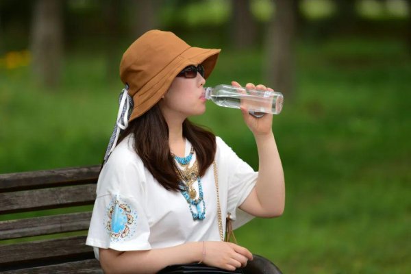 豪配投资 抓住一天中“养生黄金期”！这三个时间点做好3件事，避开3个坑！